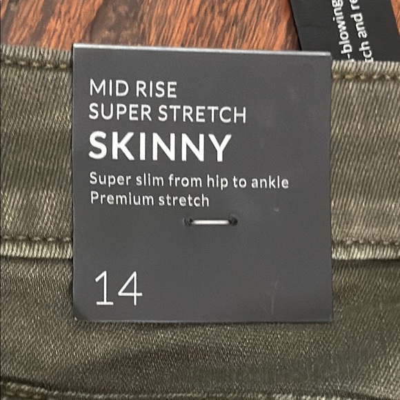 Lane Bryant Mid Rise Supper Stretch Olive Green Jean 14 NWT - Picture 14 of 15